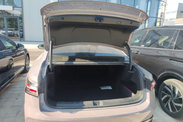 Used Volkswagen Passat 2025 Pro 380TSI Dragon Supreme Edition Trunk