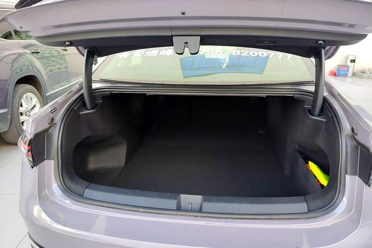 Used Volkswagen Passat 2025 Pro 380TSI Dragon Supreme Edition Trunk