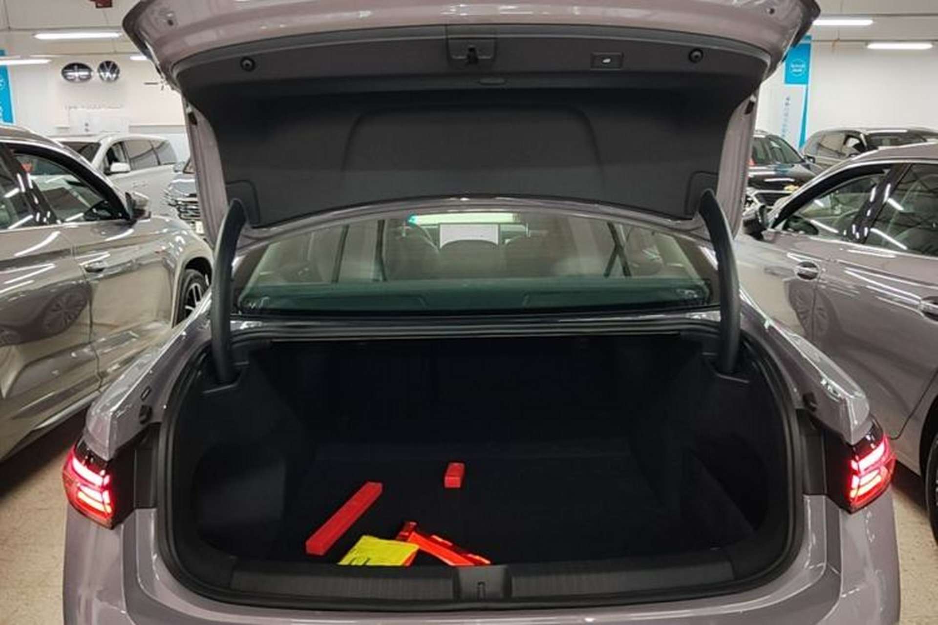 Used Volkswagen Passat 2025 Pro 380TSI Dragon Supreme Edition Trunk