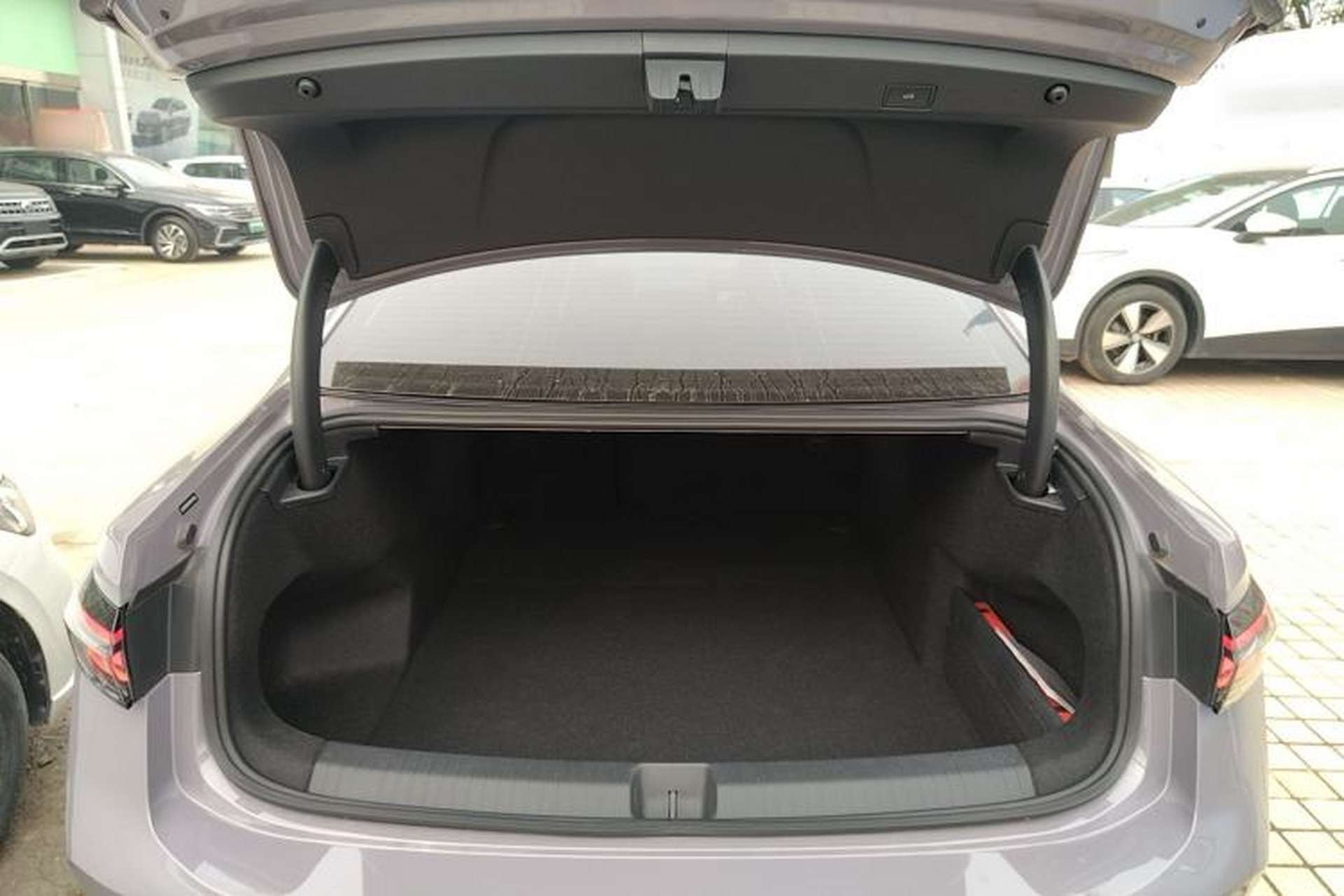 Used Volkswagen Passat 2025 Pro 380TSI Dragon Supreme Edition Trunk
