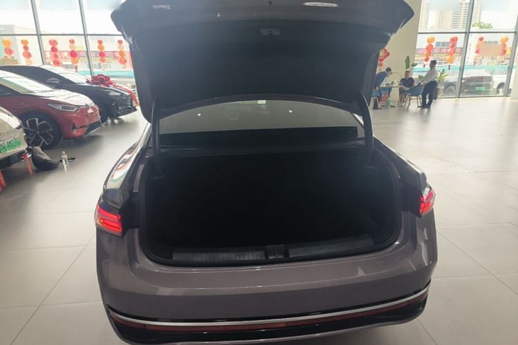 Used Volkswagen Passat 2025 Pro 380TSI Dragon Supreme Edition Trunk