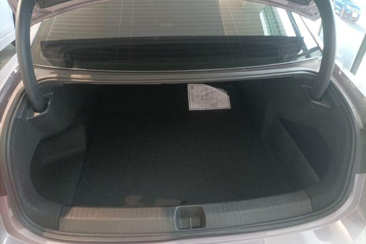 Used Volkswagen Passat 2025 Pro 380TSI Dragon Supreme Edition Trunk