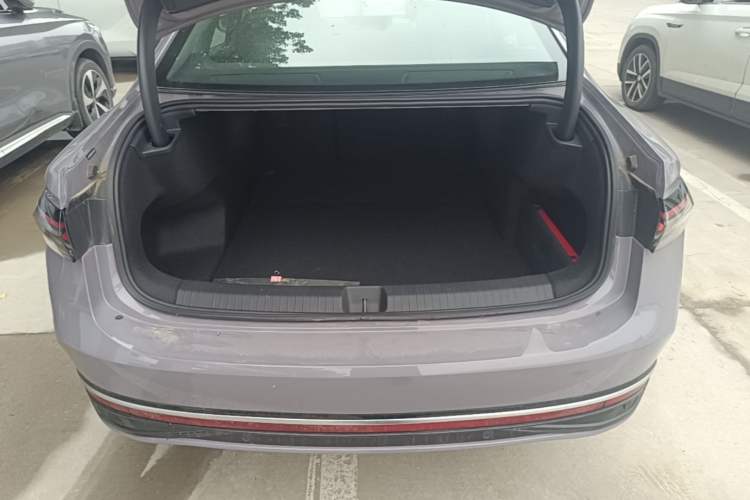 Used Volkswagen Passat 2025 Pro 380TSI Dragon Supreme Edition Trunk
