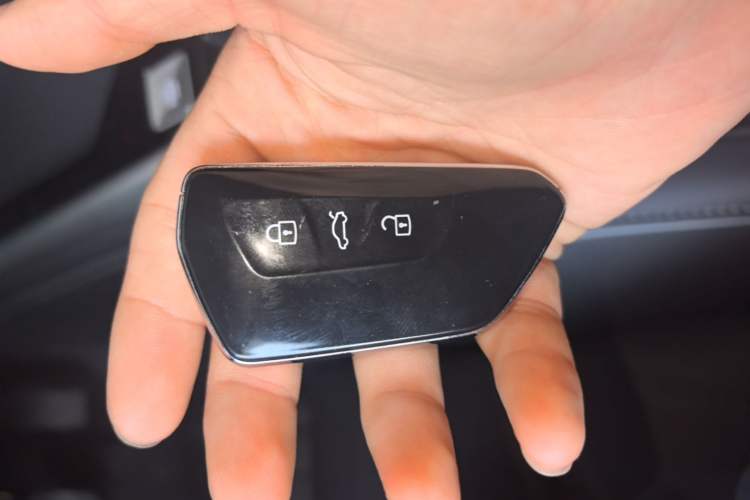 Used Volkswagen Passat 2025 Pro 380TSI Dragon Supreme Edition Vehicle Key