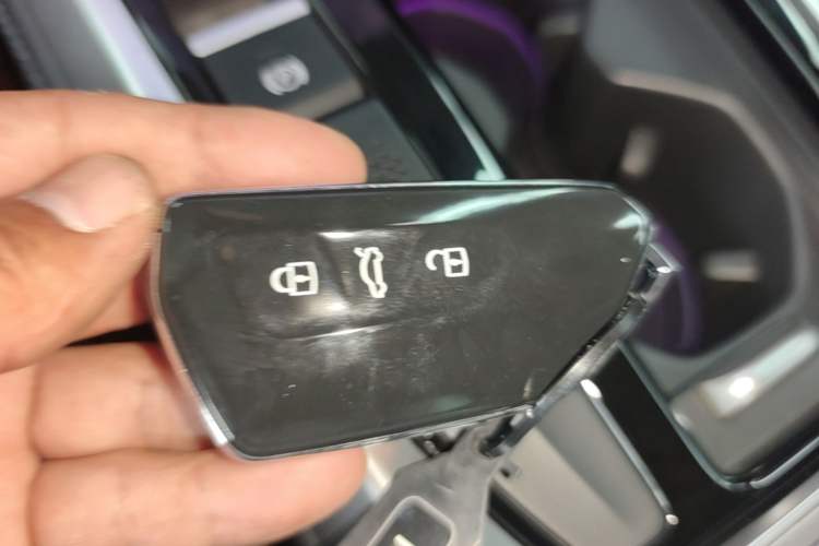 Used Volkswagen Passat 2025 Pro 380TSI Dragon Supreme Edition Vehicle Key