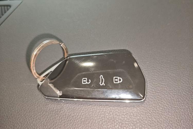Used Volkswagen Passat 2025 Pro 380TSI Dragon Supreme Edition Vehicle Key