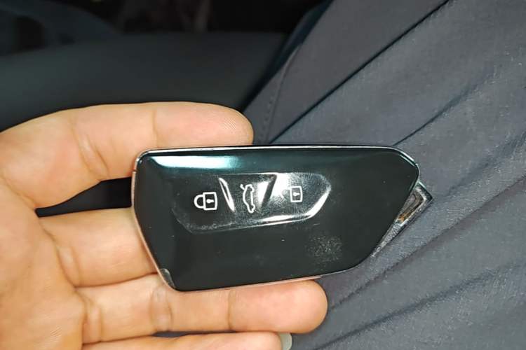 Used Volkswagen Passat 2025 Pro 380TSI Dragon Supreme Edition Vehicle Key