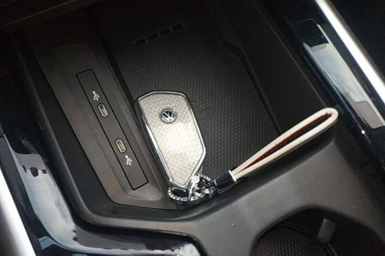 Used Volkswagen Passat 2025 Pro 380TSI Dragon Supreme Edition Vehicle Key