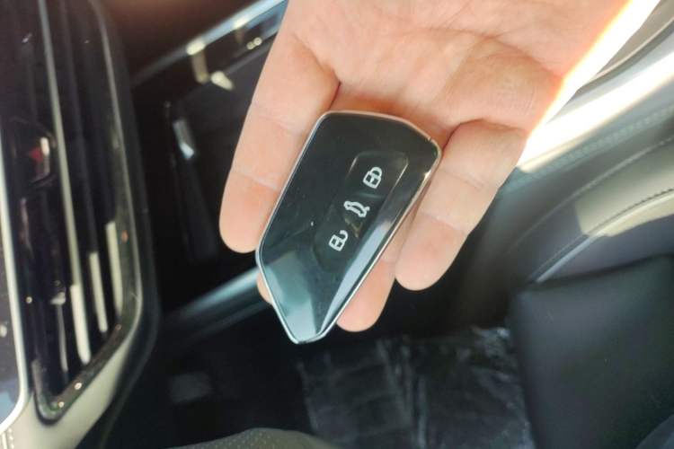 Used Volkswagen Passat 2025 Pro 380TSI Dragon Supreme Edition Vehicle Key