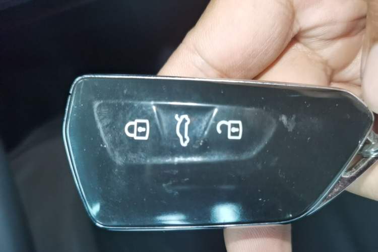 Used Volkswagen Passat 2025 Pro 380TSI Dragon Supreme Edition Vehicle Key