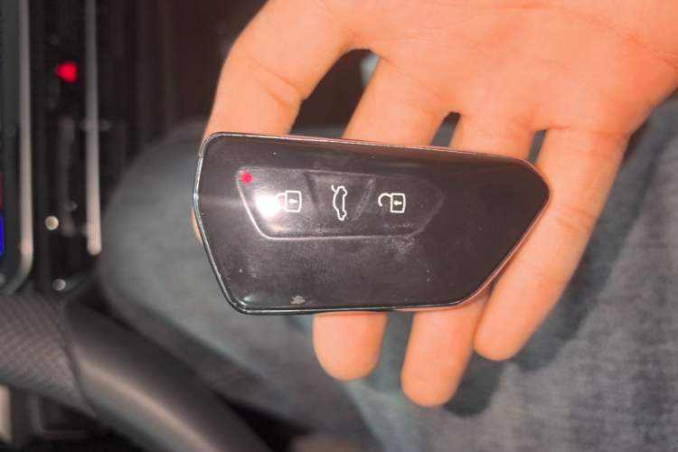 Used Volkswagen Passat 2025 Pro 380TSI Dragon Supreme Edition Vehicle Key