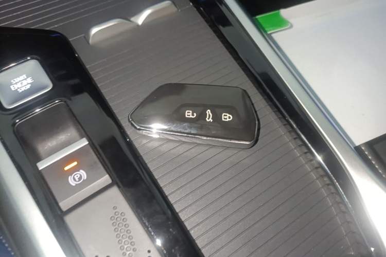 Used Volkswagen Passat 2025 Pro 380TSI Dragon Supreme Edition Vehicle Key