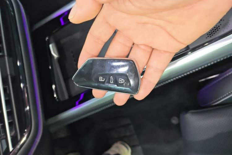 Used Volkswagen Passat 2025 Pro 380TSI Dragon Supreme Edition Vehicle Key
