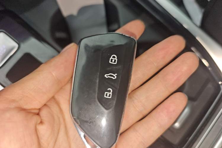 Used Volkswagen Passat 2025 Pro 380TSI Dragon Supreme Edition Vehicle Key