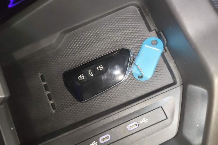 Used Volkswagen Passat 2025 Pro 380TSI Dragon Supreme Edition Vehicle Key