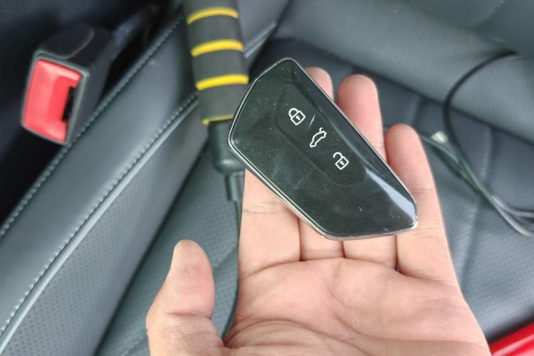 Used Volkswagen Passat 2025 Pro 380TSI Dragon Supreme Edition Vehicle Key