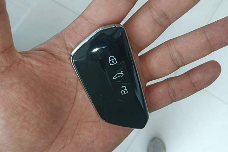 Used Volkswagen Passat 2025 Pro 380TSI Dragon Supreme Edition Vehicle Key