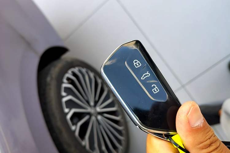Used Volkswagen Passat 2025 Pro 380TSI Dragon Supreme Edition Vehicle Key