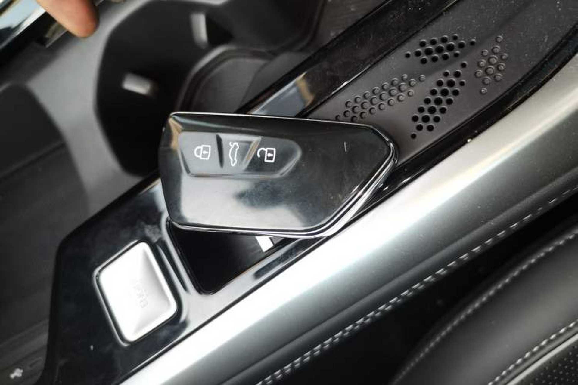Used Volkswagen Passat 2025 Pro 380TSI Dragon Supreme Edition Vehicle Key