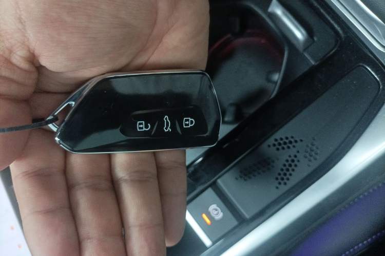 Used Volkswagen Passat 2025 Pro 380TSI Dragon Supreme Edition Vehicle Key