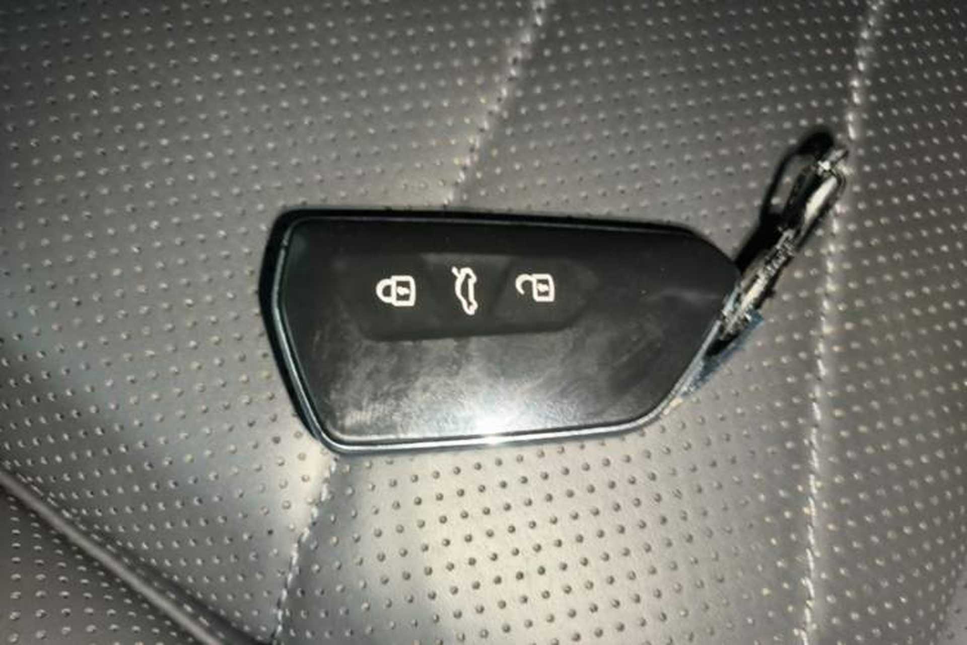 Used Volkswagen Passat 2025 Pro 380TSI Dragon Supreme Edition Vehicle Key