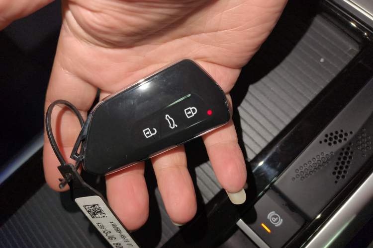 Used Volkswagen Passat 2025 Pro 380TSI Dragon Supreme Edition Vehicle Key