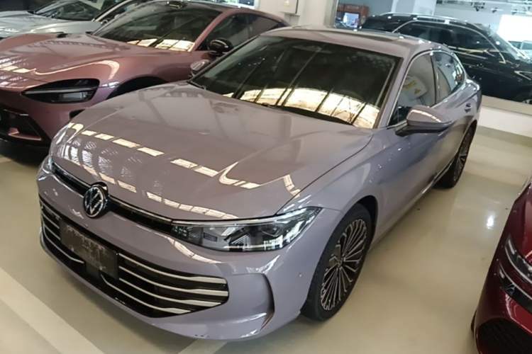 Used Volkswagen Passat 2025 Pro 380TSI Dragon Supreme Edition Guazi used car, China used car export, Used car for sale, Used Volkswagen cars, Cheapest cars for sale
