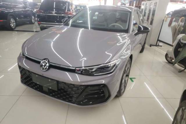 Used Volkswagen Passat 2025 Pro 380TSI Starry Dragon Luxury Edition