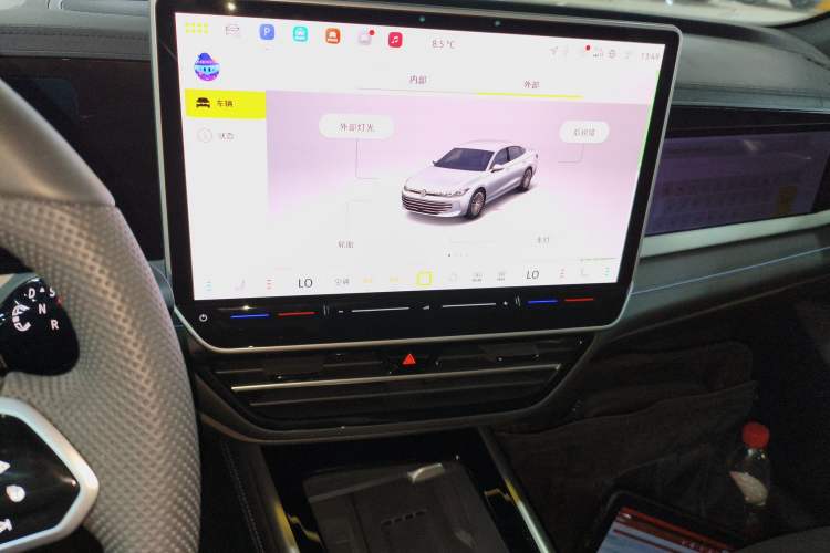 Used Volkswagen Passat 2025 Pro 380TSI Starry Dragon Luxury Edition Audio And AC Panel
