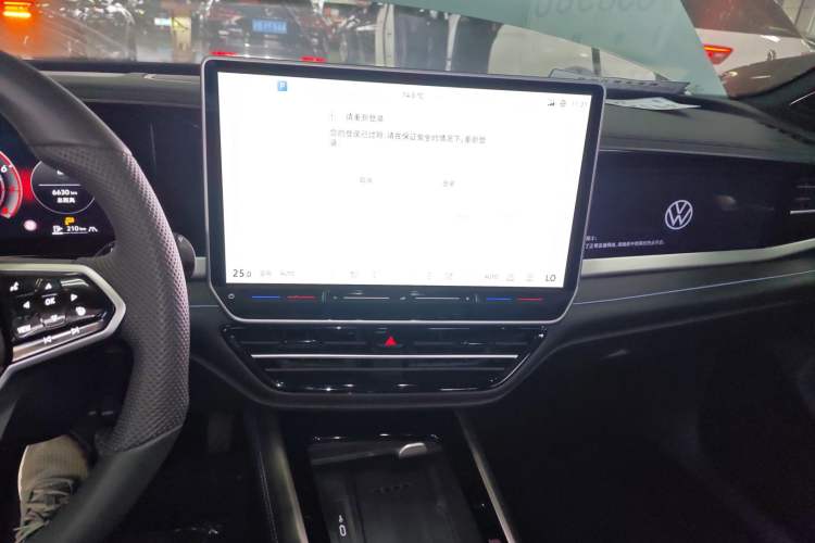 Used Volkswagen Passat 2025 Pro 380TSI Starry Dragon Luxury Edition Audio And AC Panel