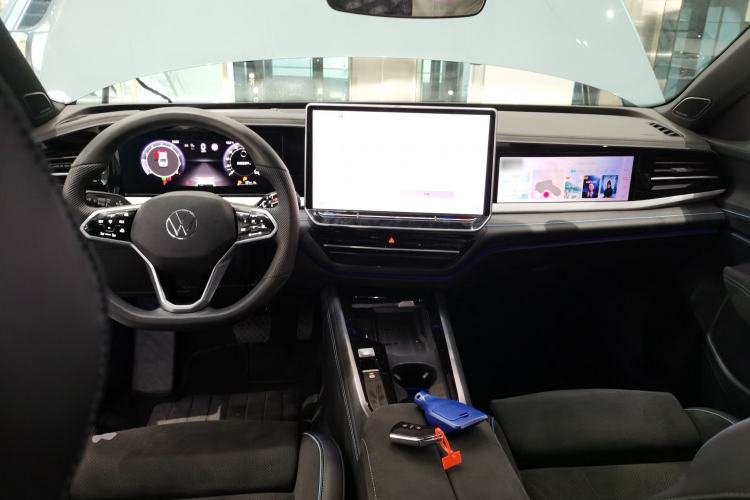 Used Volkswagen Passat 2025 Pro 380TSI Starry Dragon Luxury Edition Center Console