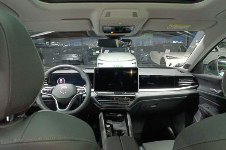 Used Volkswagen Passat 2025 Pro 380TSI Starry Dragon Edition Center Console