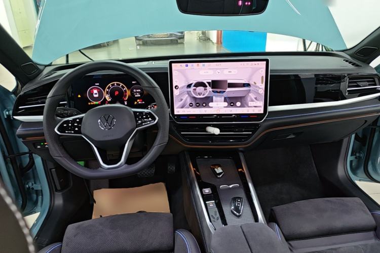 Used Volkswagen Passat 2025 Pro 380TSI Starry Dragon Luxury Edition Center Console