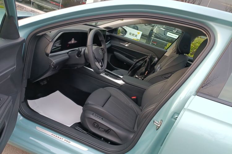 Used Volkswagen Passat 2025 Pro 380TSI Starry Dragon Luxury Edition Driver Seat