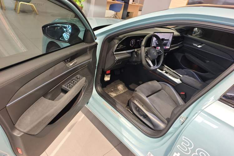 Used Volkswagen Passat 2025 Pro 380TSI Starry Dragon Luxury Edition Driver Seat