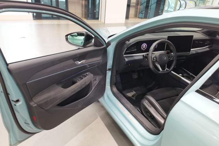Used Volkswagen Passat 2025 Pro 380TSI Starry Dragon Luxury Edition Driver Seat