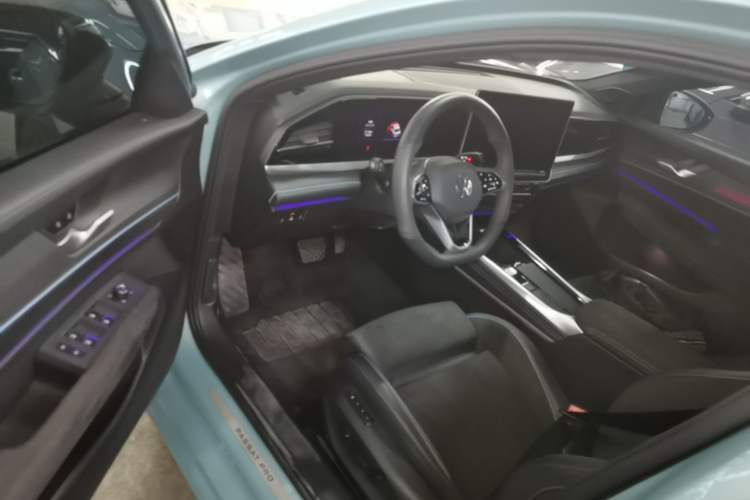 Used Volkswagen Passat 2025 Pro 380TSI Starry Dragon Luxury Edition Driver Seat