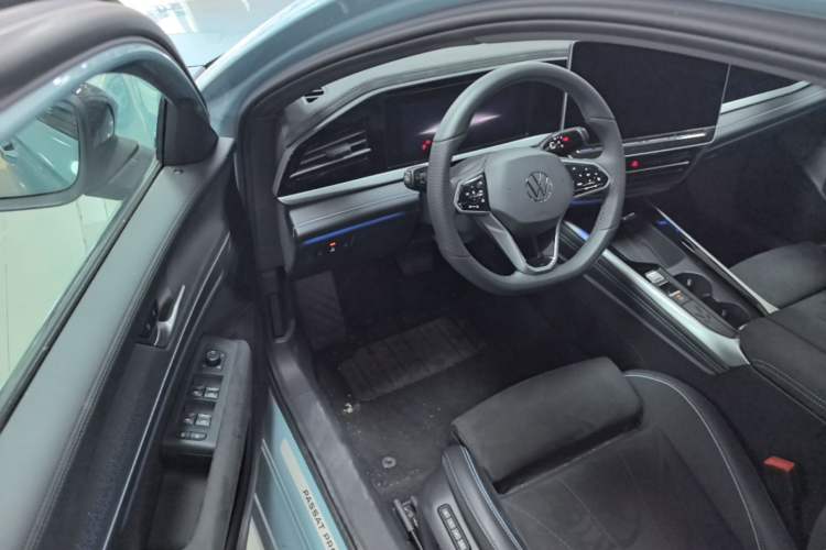 Used Volkswagen Passat 2025 Pro 380TSI Starry Dragon Luxury Edition Driver Seat