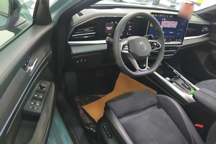 Used Volkswagen Passat 2025 Pro 380TSI Starry Dragon Luxury Edition Driver Seat