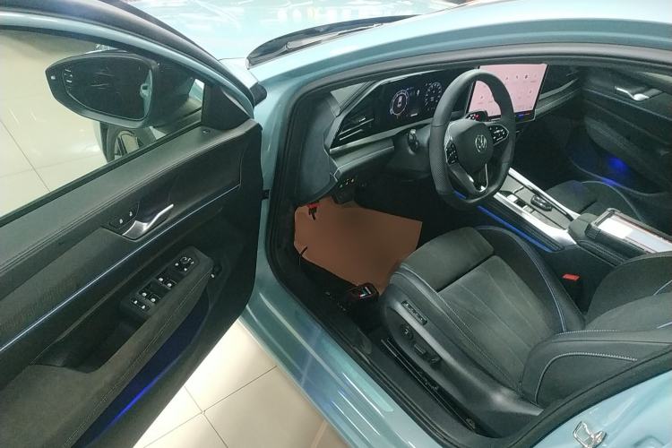 Used Volkswagen Passat 2025 Pro 380TSI Starry Dragon Luxury Edition Driver Seat