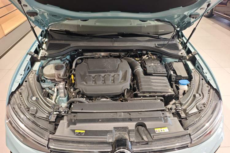 Used Volkswagen Passat 2025 Pro 380TSI Starry Dragon Luxury Edition Engine Bay