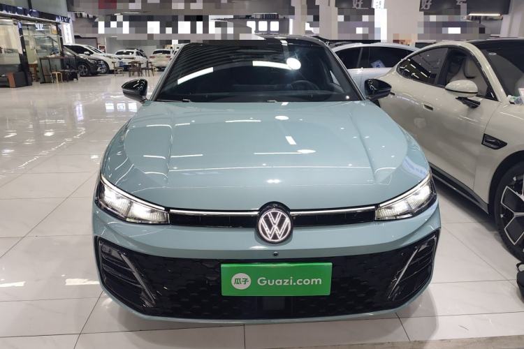 Used Volkswagen Passat 2025 Pro 380TSI Starry Dragon Luxury Edition Exterior 1
