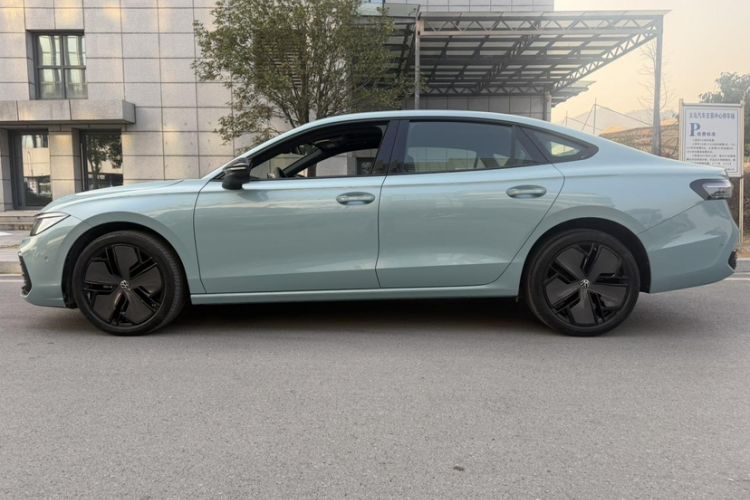 Used Volkswagen Passat 2025 Pro 380TSI Starry Dragon Luxury Edition Exterior 1