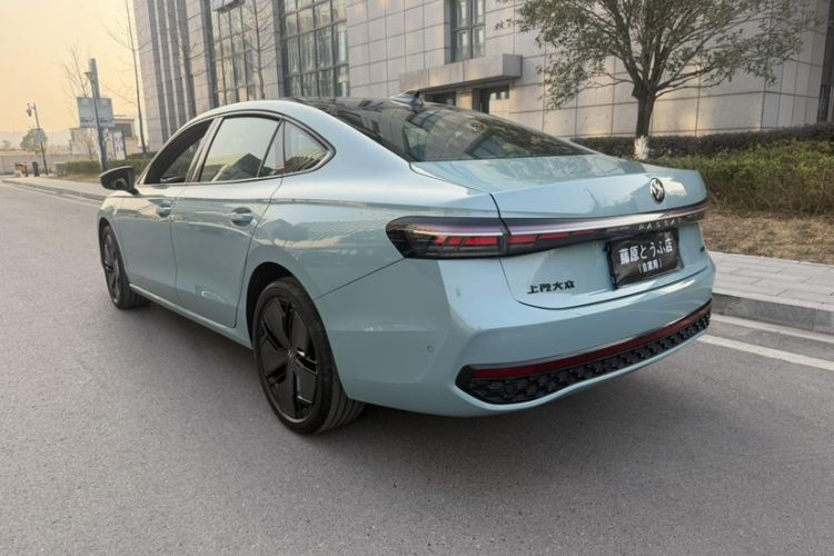 Used Volkswagen Passat 2025 Pro 380TSI Starry Dragon Luxury Edition Exterior 10