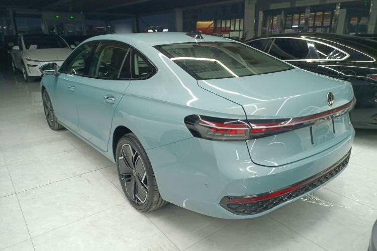 Used Volkswagen Passat 2025 Pro 380TSI Starry Dragon Edition Exterior 2