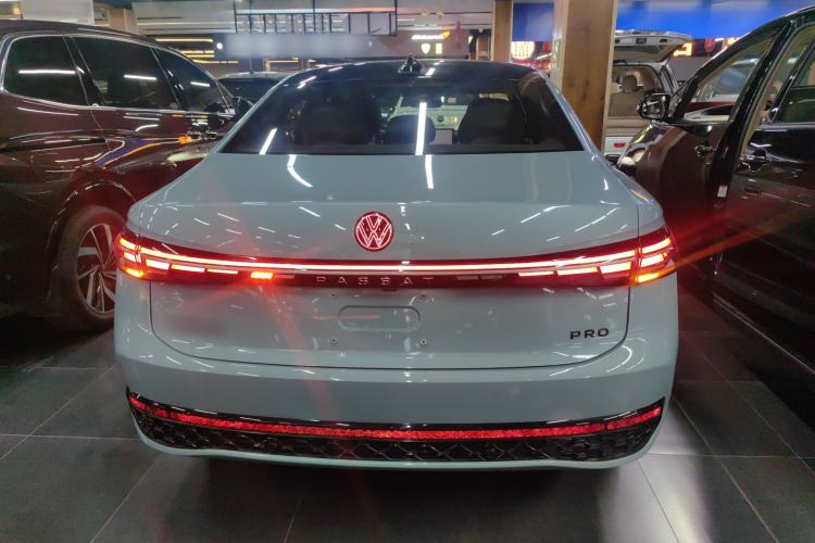 Used Volkswagen Passat 2025 Pro 380TSI Starry Dragon Luxury Edition Exterior 2