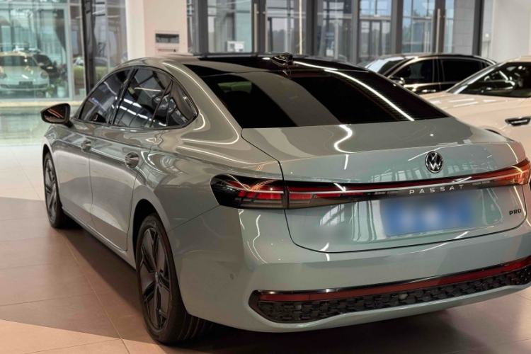 Used Volkswagen Passat 2025 Pro 380TSI Starry Dragon Luxury Edition Exterior 3