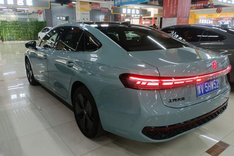 Used Volkswagen Passat 2025 Pro 380TSI Starry Dragon Luxury Edition Exterior 3
