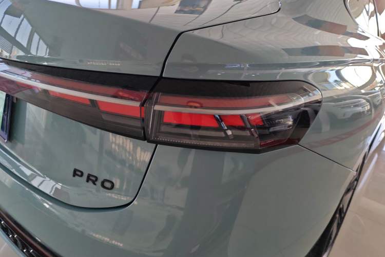 Used Volkswagen Passat 2025 Pro 380TSI Starry Dragon Luxury Edition Exterior 6