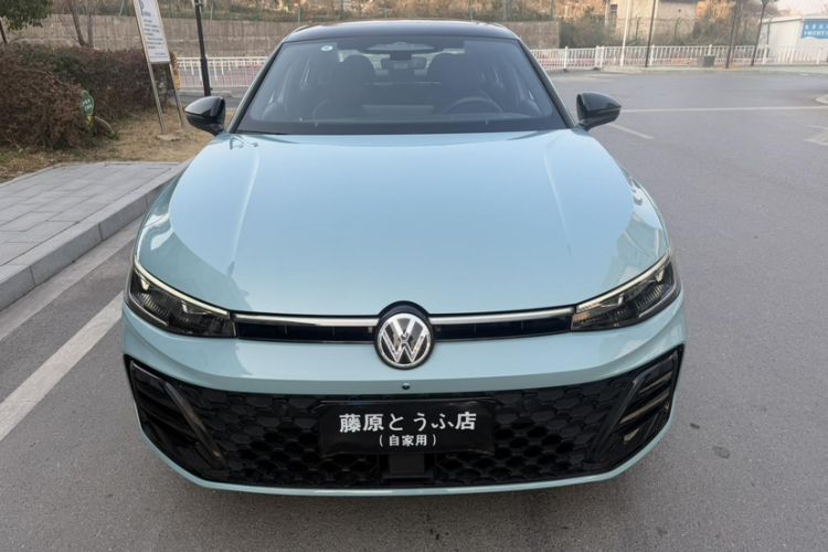 Used Volkswagen Passat 2025 Pro 380TSI Starry Dragon Luxury Edition Exterior 8